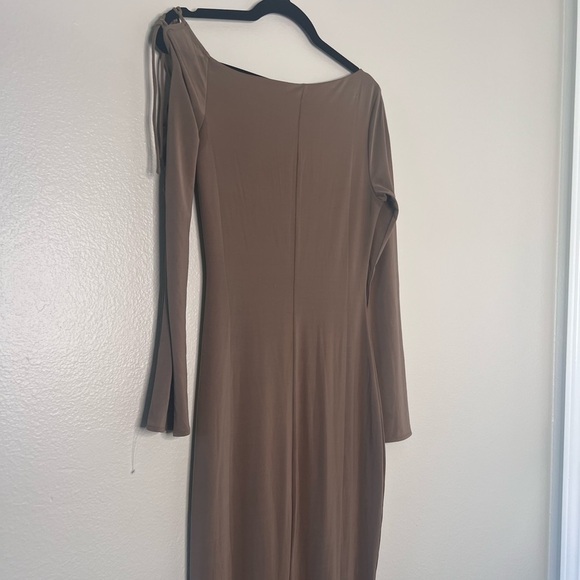 Meshki Gabby dress Elegant Brown One-Shoulder Dress mushroom color M #10 - Picture 11 of 14
